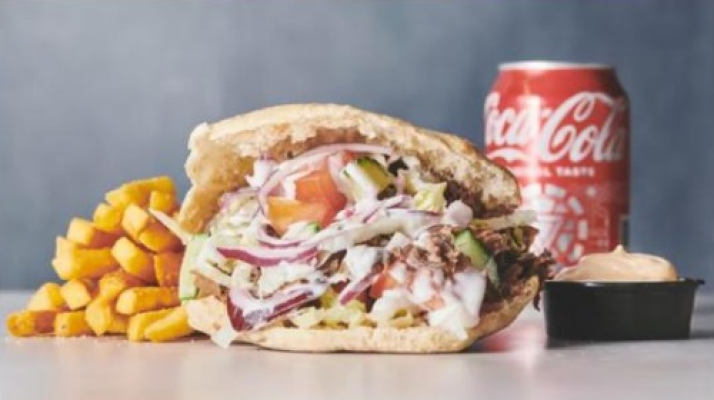 HJEMMELAVET PITABRØD MENU